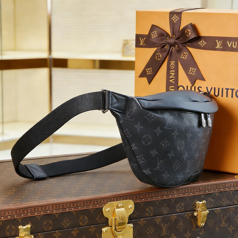 <AUTHENTIC>Louis Vuitton Discovery Bumbag - Picture 5 of 6